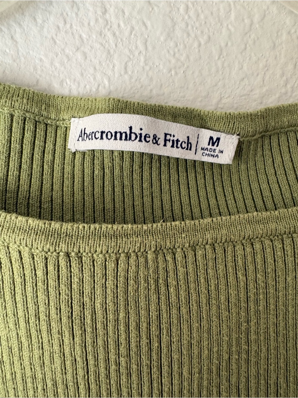 Abercrombie Side Button Tank - Picture 3 of 6